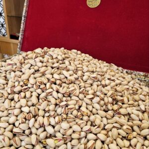 پسته احمد آقایی دستچین خام انس 24