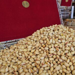 پسته احمد آقای زعفرانی انس ۲۶