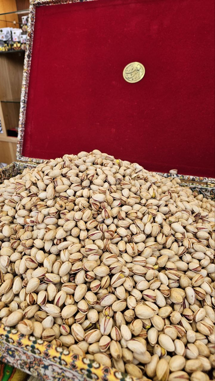 پسته احمد آقایی انس ۲۶ خام