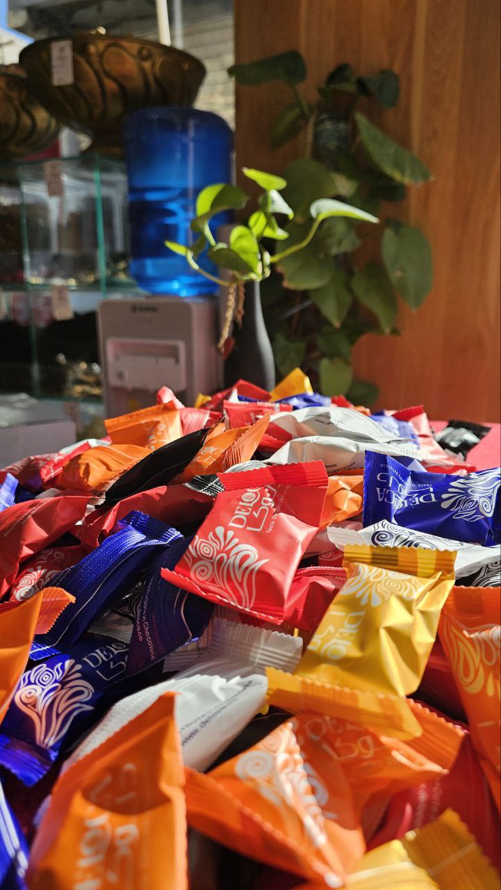 خرما با روکش شکلات مغز بادام درختی